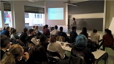 30 alunni eccellenti del "Battisti" per premio a lezione di economia alla LUB con il prof. Alessandro Fedele