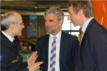 L'assessore Arnold Schuler e il direttore di Dipartimento Klaus Unterweger a colloquio con il capo della Protezione civile nazionale, Fabrizio Curcio