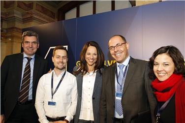 La delegazione altoatesina: Herbert Dorfmann, Dietmar Pattis, la moderatrice Vera Russwurm, Albrecht Matzneller e Silvia Obkircher (da sinistra). Foto: USP/BMEIA