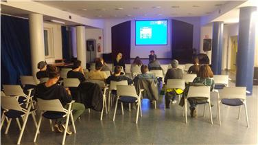 Presso il Centro Giovani Vintola , si è tenuta la presentazione del progetto "Scampia, i campi iella legalità", che viene riproposto anche nel maggio 2016 (Foto: Maria Lo Russo)