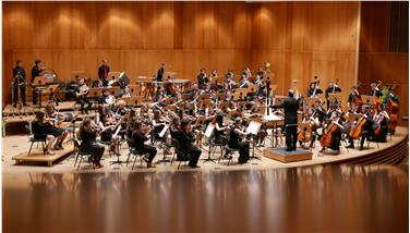 L’Orchestra Sinfonica Giovanile dell’Alto Adige nel 2016 festeggia il giubileo per i suoi 10 anni di ininterrotta attività musicale con vari concerti (Foto: Markus Perwanger)