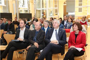 Primo tavolo di confronto a Palazzo Widmann a Bolzano