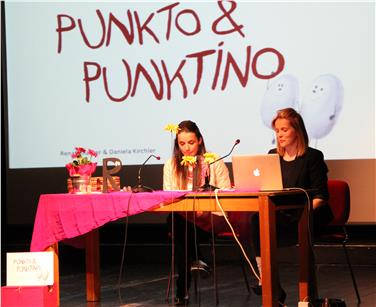 La autrici Daniela Kirchler e Renate Rauter durante la presentazione del libro