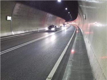 È stata migliorata la visibilità nella galleria sulla strada statale a Stava