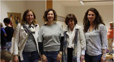 L'assessora Deeg con le collaboratrici del centro Elki di Santa Valpurga