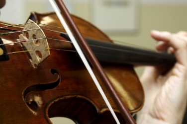 Anche le attività musicali rientrano tra le offerte formative extrascolastiche delle scuole in lingua italiana