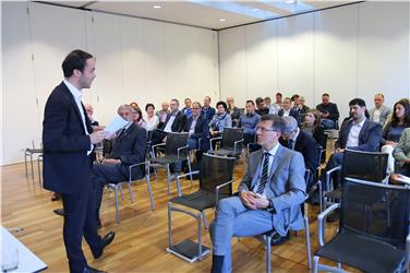 L'intervento dell'assessore Philipp Achammer durante il convegno sulla formazione professionale superiore