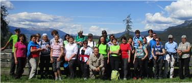 Foto di gruppo per l'escursione organizzata al Parco naturale Sciliar-Catinaccio per i membri del Gallo Rosso