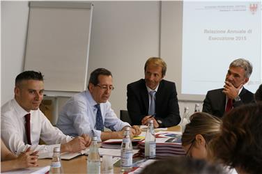 Comitato di sorveglianza del programma di sviluppo rurale: l'assessore Schuler, il direttore di Dipartimento Unterweger, il rappresentante della UE Colleluori e il funzionario ministeriale Liberati