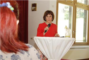 Il punto su informatica e digitale illustrato dall'assessora Deeg nell'incontro di metà legislatura (Foto USP/kl)