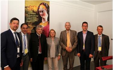 L'assessore Florian Mussner con i relatori del convegno ed i responsabili dei Musei provinciali