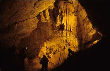 Un'immagine della grotta delle Conturines