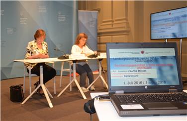 Il cambiamento demografico ed i malati cronici al centro della Relazione sanitaria 2015 presentata oggi dall'assessora Martha Stocker e dalla coordinatrice dell'Osservatorio epidemiologico provinciale, Carla Melani