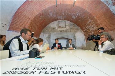 I postivi indicatori economici sono stati illustrati dal presidente Kompatscher e dal direttore di Dipartimento Andrea Zeppa (Foto USP/ohn)