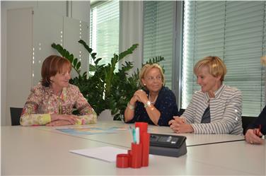 L'assessora Martha Stocker con i vertici dell'Associazione Momo