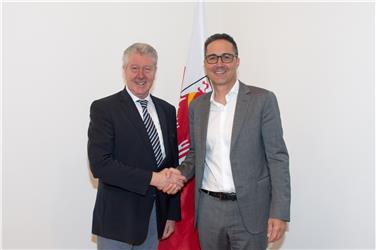 Prima visita a Palazzo Widmann: il presidente Arno Kompatscher e il sindaco di Bolzano Renzo Caramaschi (Foto USP/ohn)