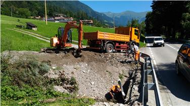 Mezzi e uomini del Servizio strade impegnati negli ultimi giorni per ripristinare la normalità in Val Passiria (Foto USP/Servizio strade)