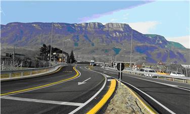 La strada per passo Mendola con la corsia per il metrobus (Foto Ripartizione infrastrutture)