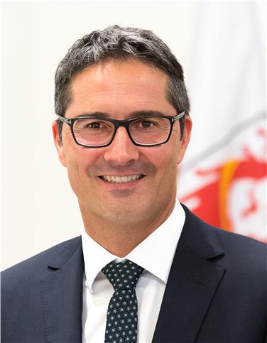 Kompatscher sui dati di export e occupazione: "Funzionano le misure di sostegno all'economia" (Foto USP/ohn)