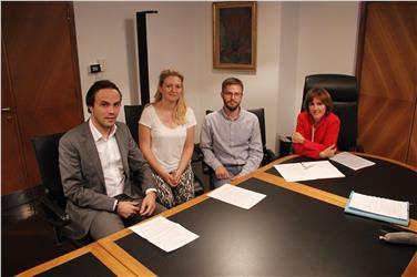 Elisabeth Vallazza e Michael Kerschbaumer durante l'incontro con gli assessori Deeg e Achammer (Foto USP)