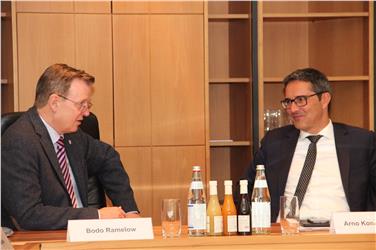 Bodo Ramelow e Arno Kompatscher durante il colloquio a Palazzo Widmann. Foto: USP/mgp