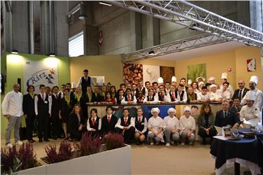 Uno stand allestito dalla Scuola alberghiera "Ritz" di Merano