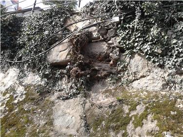 Sarà risanata la parte del muro lungo il Passirio nei pressi della passerella T a Merano, in stato di precaria manutenzione (Foto: Sistemazione Bacini Montani Ovest)