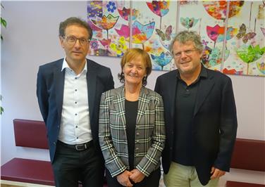L'assessora Stocker nel corso della sua recente visita all'Ospedale di San Candido