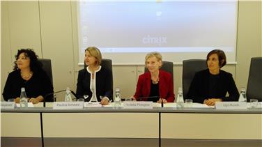 Dibattito ieri sera a Trento sulla previdenza integrativa. Da sinistra, Gasperertti, Schwarz, Plotegher e Costa Foto A.D.