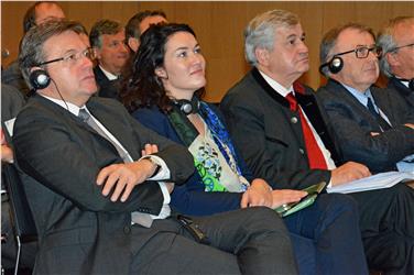 Il presidente Tirolese Platter, l'assessora Felipe, e gli assessori Mussner e Gilmozzi
