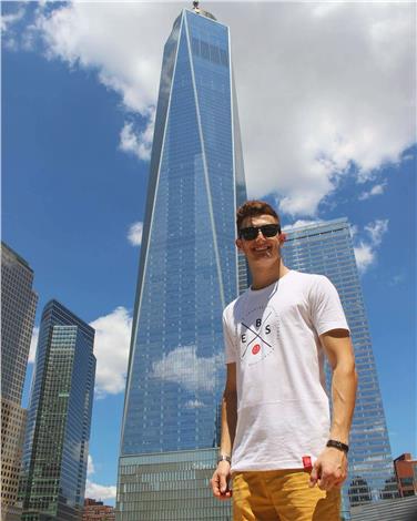 Un'immagine di Tommaso Campanella, che ha lavorato a Miami, New York ed attualmente è a Dubai