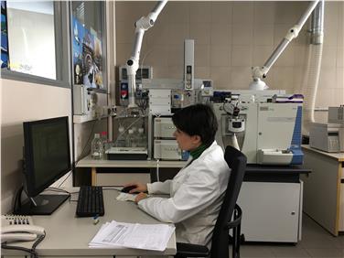 Esecuzione di analisi di sostanze incognite nel Laboratorio analisi alimenti, con strumenti all'avanguardia