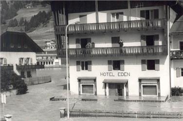 Immagini d'archivio riferite agli eventi di maltempo che colpirono la zona di San Candido e Versciaco negli anni tra il 1965 e 1966 (Foto: Agenzia Protezione Civile)