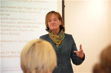 Dialogo tra Provincia e Comuni sulle prestazioni sociali: l'intervento dell'assessora Martha Stocker (Foto USP/Franzelin)