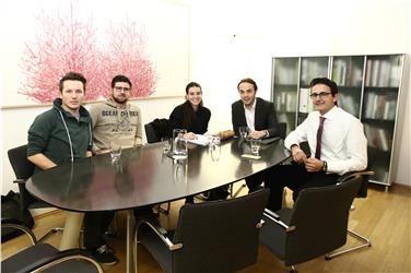 L'assessore Philipp Achammer con il direttivo della Consulta degli studenti di lingua tedesca