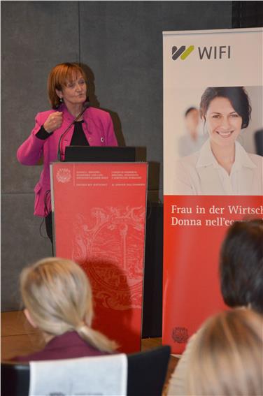 L'assessora provinciale alle Pari opportunità Martha Stocker alla cerimonia di consegna dei diplomi
