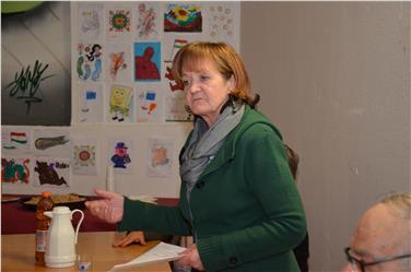 L'assessora Stocker nel corso del suo intervento al Zeilerhof