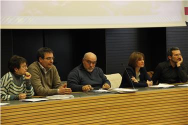 I rappresentanti sindacali e l'assessora Deeg all'incontro nella sala di rappresentanza del Comune a Bolzano