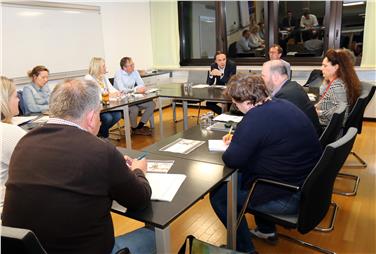 Riforma dei criteri di sostegno all'educazione permanente: l'incontro fra l'assessore Achammer e il gruppo di interesse proWeiterbildung (Foto USP)