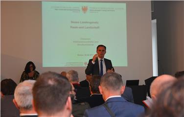 Ultimo incontro dell'assessore Theiner con associazioni e gruppi di interesse per discutere il nuovo ddl