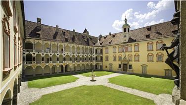 Il Palazzo vescovile di Bressanone sede del Museo diocesano
