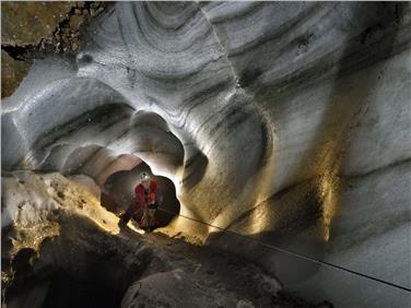 L’esposizione presenta in anteprima la gigantesca grotta “El Cenote”, la più grande delle Dolomiti. Scoperta nel 2010 da un team guidato dallo speleologo di fama internazionale Francesco Sauro (Foto: La Venta)