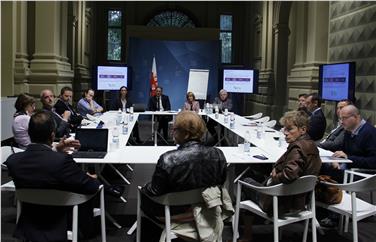 La riunione del tavolo tecnico con il presidente Kompatscher e l'assessora Deeg (Foto rm)