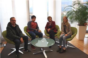L'assessora Martha Stocker ha incontrato gli studenti dell'Associazione "Juvenes Onlus" impegnati nel sostegno al Servizio di cure palliative pediatriche di Bolzano