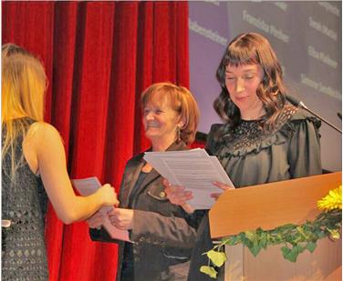 L'assessora Martha Stocker durante la cerimonia di consegna dei diplomi