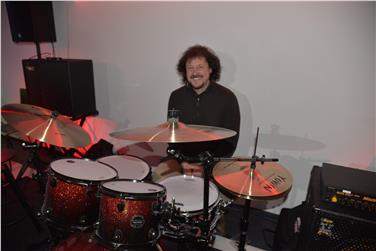 Il batterista Jack Alemanno è tra i responsabili del Music Lab Vipiteno che trova spazio nella nuova sede dell'Arci. Foto Usp