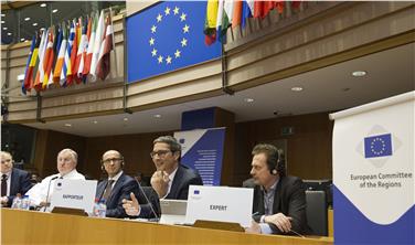 Il presidente Arno Kompatscher al Comitato delle Regioni di Bruxelles ha parlato di gestione dei lupi (Foto USP/Horst Wagner)