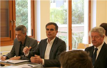 Assessore Theiner: Lungo l’autostrada del Brennero e in alcuni quartieri residenziali a Bolzano, Merano, Bressanone e Laives sussiste urgente necessità di intervento per ridurre il  biossido di azoto (Foto: USP)