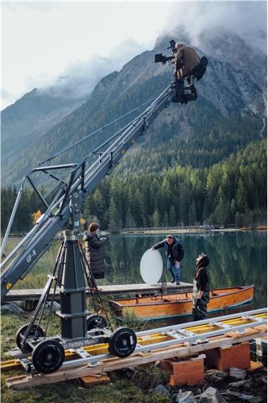 Il lago di Braies, luogo simbolo della serie TV "Un passo dal cielo" (Foto IDM)