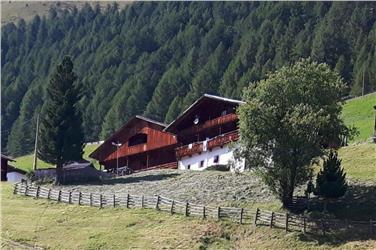 Un maso chiuso in una zona montana